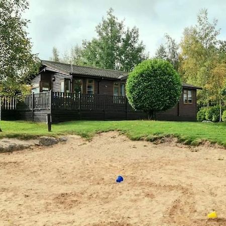 4 Bed Luxury Lodge With Hot Tub Near Lake District Warton  外观 照片
