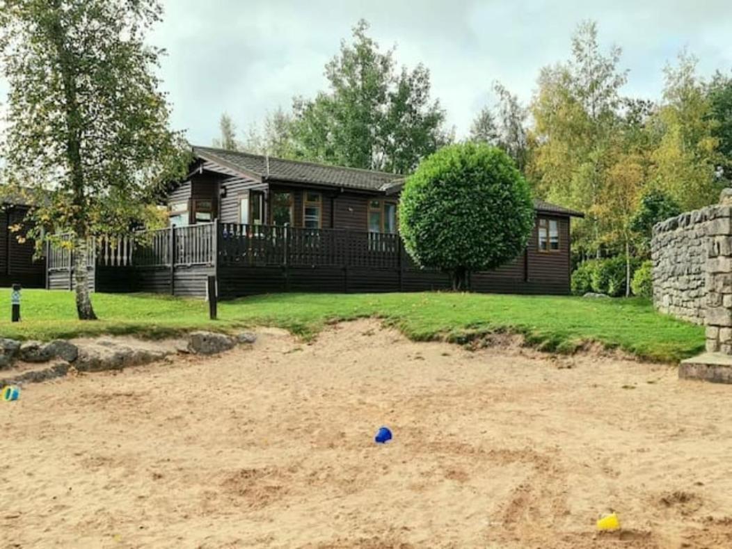4 Bed Luxury Lodge With Hot Tub Near Lake District Warton  外观 照片