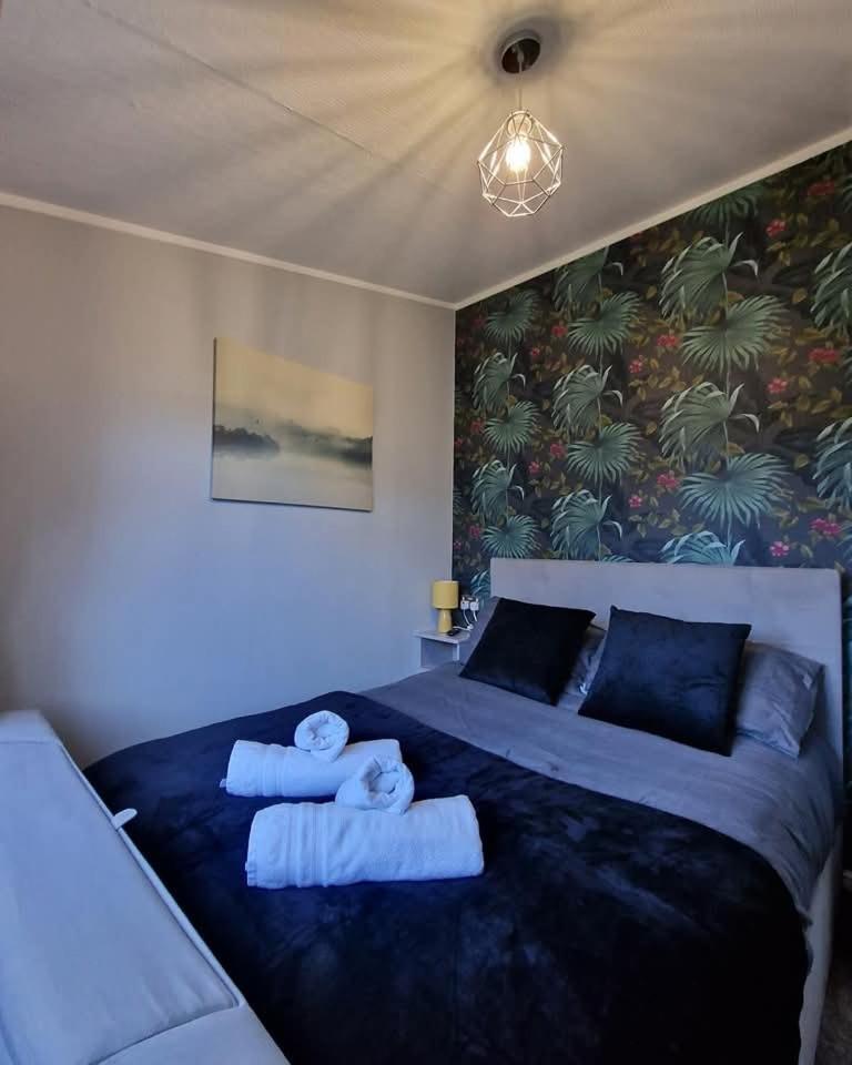 4 Bed Luxury Lodge With Hot Tub Near Lake District Warton  外观 照片